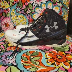 Mens Under Armour basketball shoes size 11